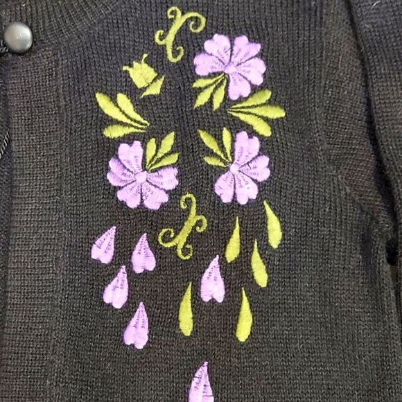 Alpaca Style Black 100% Alpaca Embroidered Cardigan Sweater Sz L - Picture 2 of 7